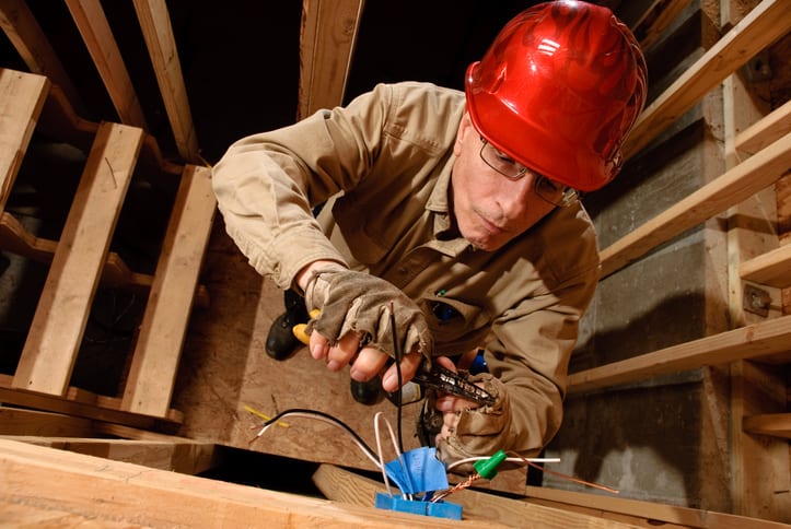 How to Find a Commercial Electrician for New Construction